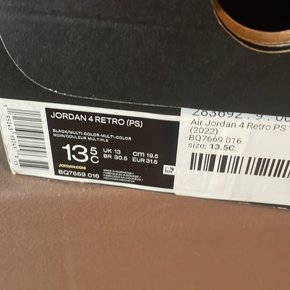 Jordan four retros kids size 13 1/2 black and red - Picture 2 of 9